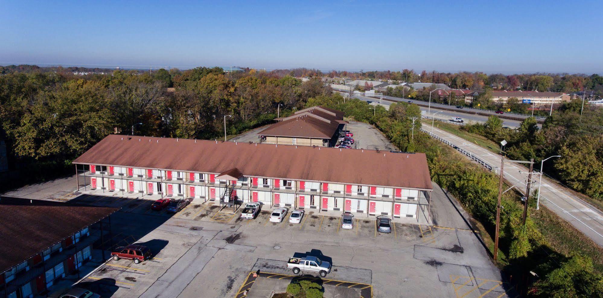路易斯威尔 路易斯维尔红地毯旅馆酒店 外观 照片